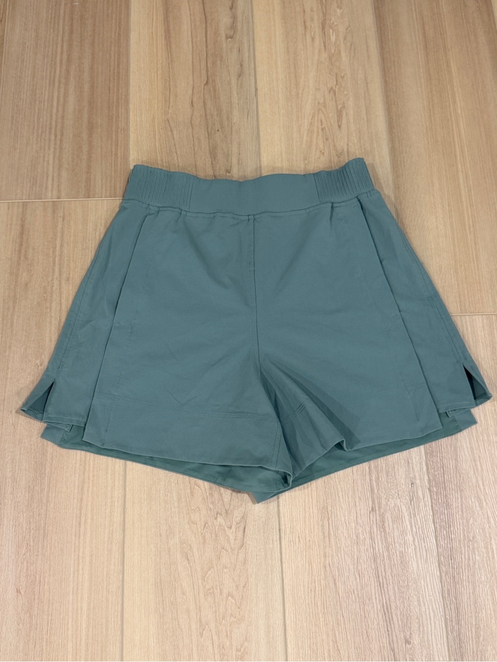 Lululemon Stretch Woven Shorts—Size Small